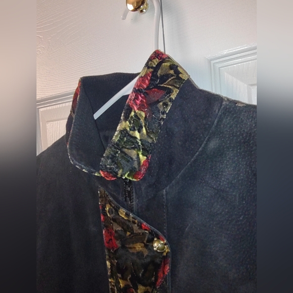 Vintage leather jacket - Picture 2 of 9